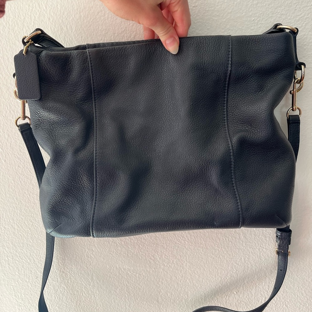 Coach Black Leather Shoulder Bag with Gold Logo - Picture 4 of 7